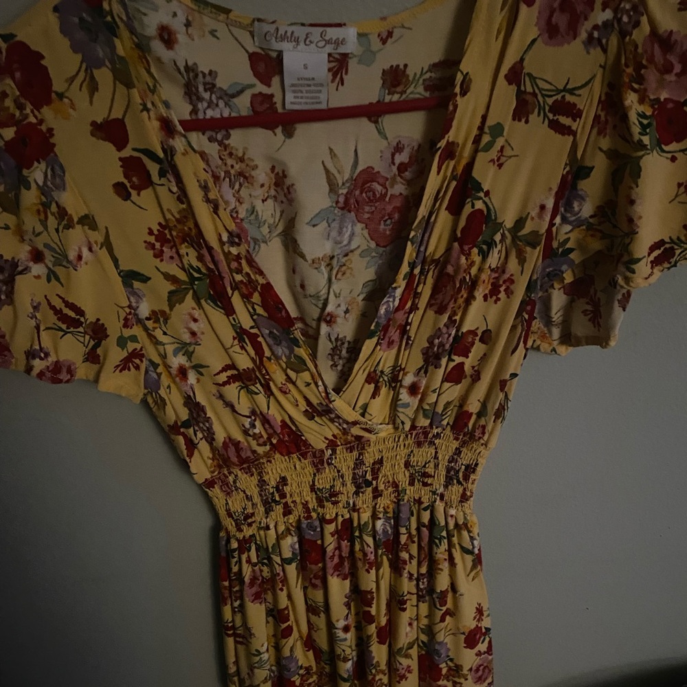 Brand new w/o tags dress yellow with floral
